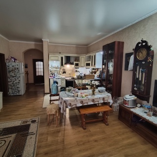 Объявление Дом, 281м2, 3 эт, 4.5 сот.