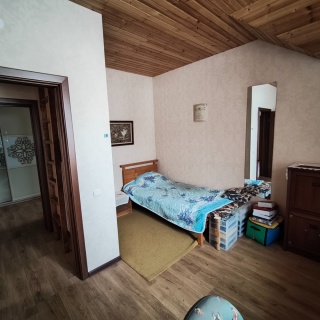 Объявление Дом, 281м2, 3 эт, 4.5 сот.